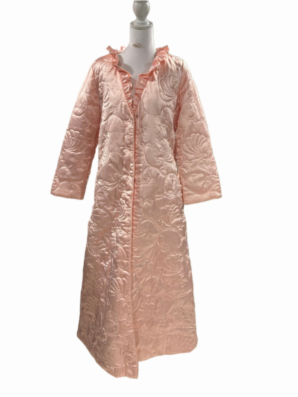 Vintage 1970s Horchow baby pink satin quilted maxi robe / housecoat small